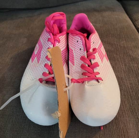 Size 3W Umbro cleats NWT - Picture 1 of 3